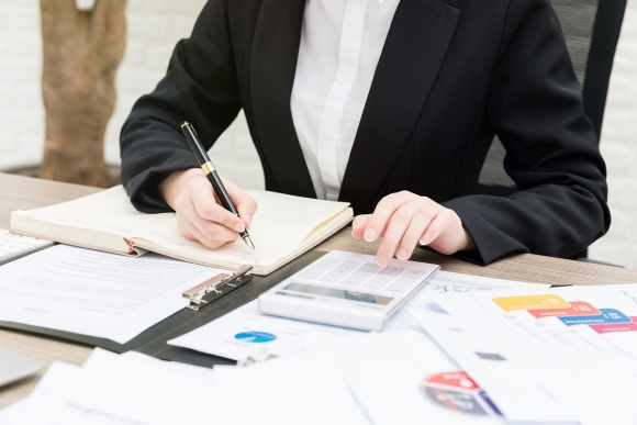 員工承擔(dān)違約金